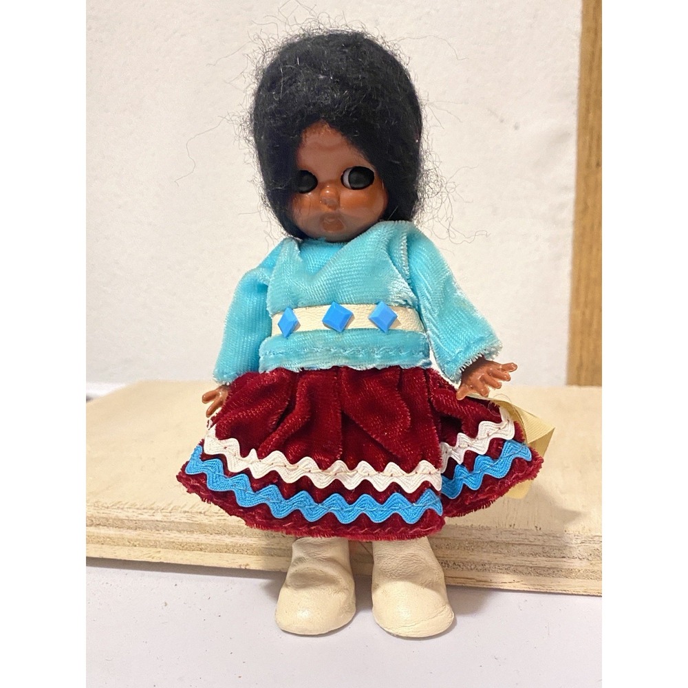 Vintage Native American 1945 The Round face doll Carlson collection doll